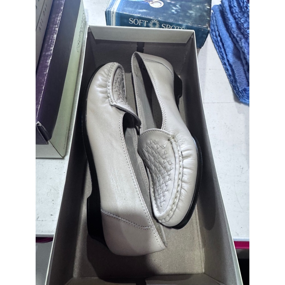 Soft Spots Constance Bone Leather Woven Loafers Flats Shoes 9 N 4033